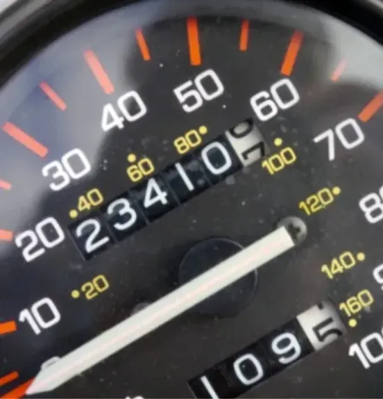 Din categoria "cum să NU îți cumperi mașină"