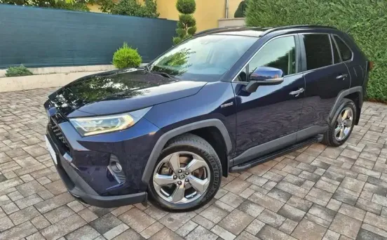 Toyota RAV4 - confort și fiabilitate pentru orice drum, în leasing avantajos prin LeasingSH.ro