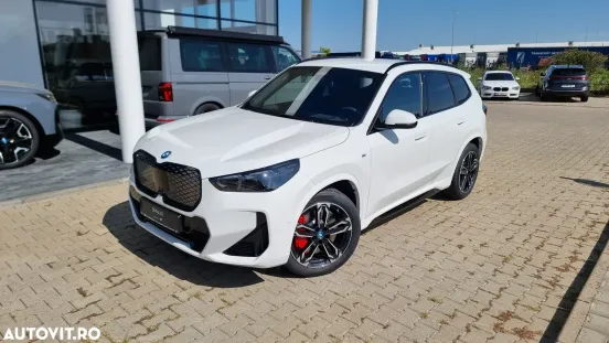 BMW iX1 eDrive20 (2024) – 1 km | SUV Electric Premium – Leasing Financiar sau Operațional pe Societate, Avans Minim 15%, Perioadă Maximă 5 Ani