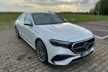 Mercedes-Benz E 450d 4MATIC AMG 2024 – 47.658 km, 367 CP, 4x4, Cutie Automată – Leasing Financiar pe Firmă, Avans 15 - 50%, Perioadă 1 - 5 Ani