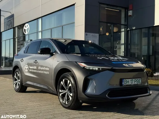 Toyota bZ4X Luxury Solar Edition 2024 – 5.000 km, 218 CP, Full Electric, AWD – Leasing Auto pe Firmă, Avans 15-50%, Rată 822 EUR, TVA Deductibil