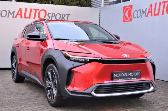 Toyota bZ4X Luxury 4x4 2023 – 14.000 km, 218 CP, Full Electric, Automată – Leasing Auto pentru Firme, Avans 15-50%, Rată 454 EUR/lună