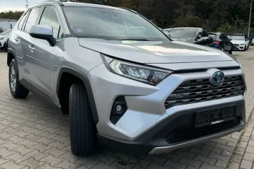 Toyota RAV4 Hybrid – Partenerul tău de încredere: Siguranță, Putere și Eficiență în Leasing pentru firma ta