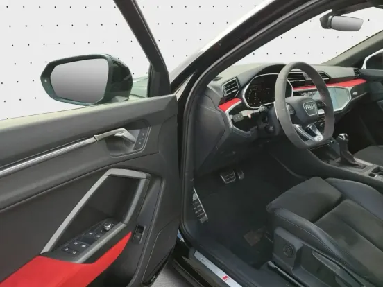 Audi RSQ3 – Adrenalină Pură și Performanță RS: Recompensa Supremă în Leasing pentru Firma ta!