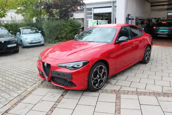 Alfa Romeo Giulia 2023 – 24.600 km, Automată, Benzină – Leasing Financiar sau Operațional pe Societate, Avans 15-50%, Perioadă Maximă 5 Ani