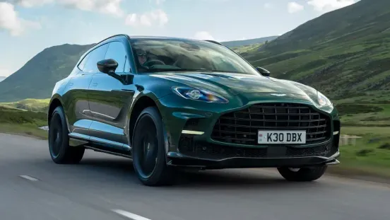 Aston Martin DBX: Supercar-ul pe care îl poți conduce zilnic. Exclusivism Britanic prin LeasingSH.ro