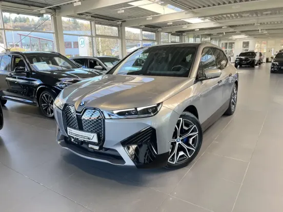 BMW iX 2023 – Leasing Auto Persoană Juridică, Avans 15-50%, Rată 533 EUR/lună