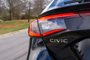 Honda Civic în leasing în 2026: eficiența hibridă și fiabilitatea japoneză care îți propulsează afacerea