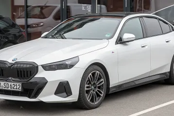 BMW Seria 5 în leasing pe firmă: partenerul ideal de business pe patru roți