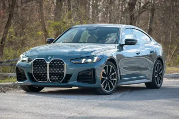 BMW Seria 4 în leasing pe firmă 2026: design curajos și performanță pentru antreprenorii nonconformiști