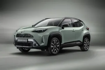 Toyota Yaris Cross în leasing pe firmă: eficiență urbană imbatabilă pentru afacerea ta în 2026