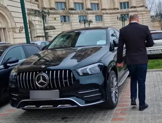 Cum să te justifici ca un politician de top: ia-ți un Mercedes GLE în leasing pentru că „e pe firmă mașina”
