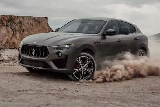 Moștenirea de familie la români: cum să-ți iei un Maserati Levante în leasing, dacă străbunicii nu ți-au lăsat unul