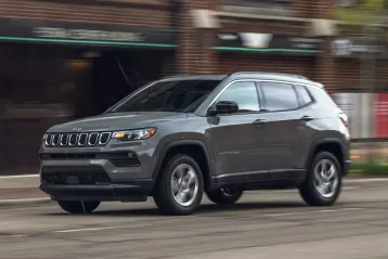 Oferta zilei: Un Jeep Compass robust și gata de drum, disponibil la un preț imbatabil