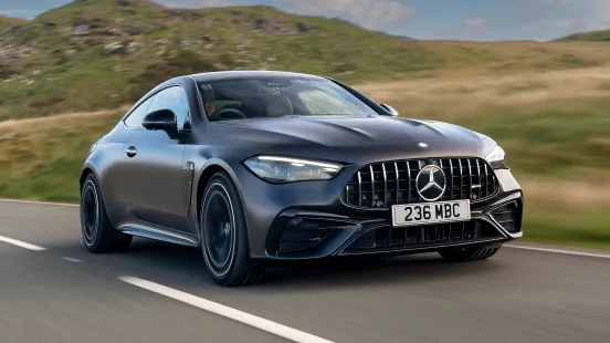 Review Mercedes-Benz Clasa CLE: Cum să tai bugetele de producție și să le vinzi clienților ca fiind „cel mai bun din două lumi”