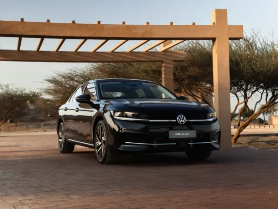 Review Volkswagen Passat: Moartea berlinei clasice și epopeea ecranului de pe care îți conduci viața de corporație