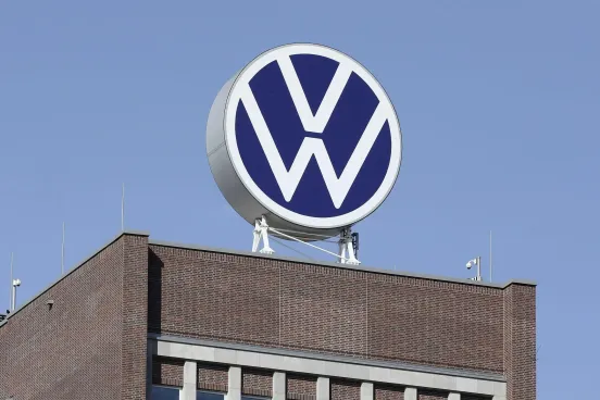 Ar putea BYD să cumpere Volkswagen? Scenariul apocaliptic al economiștilor germani și ascensiunea noului imperiu auto