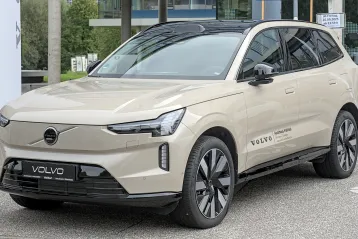Review Volvo EX90: Fortăreața suedeză cu tehnologie LiDAR și pragmatismul finanțării inteligente