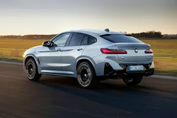 Review BMW X4 - formă, forță și moștenire - de la performanță termică pură la viitorul electric de 800 CP