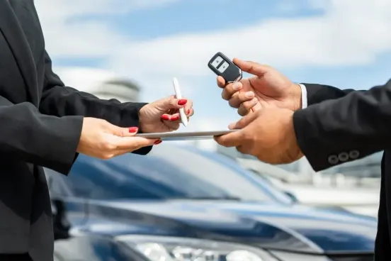 Predarea de leasing: Cum funcționează și când este o oportunitate excelentă pentru afacerea ta