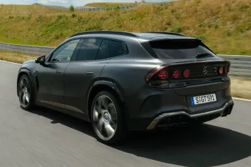 Mercedes-AMG GT SUV: 1.153 de cai, încărcare cât o cafea și o depreciere pe care o îmblânzește doar leasingul