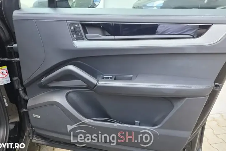 Porsche Cayenne Coupe din 2024 cu 37.611 km - oferta POR100274 - foto 3