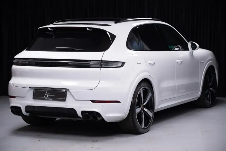 Porsche Cayenne din 2024 cu 24.490 km - oferta POR103312 - foto 4