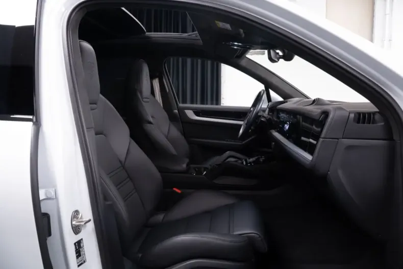 Porsche Cayenne din 2024 cu 24.490 km - oferta POR103312 - foto 10