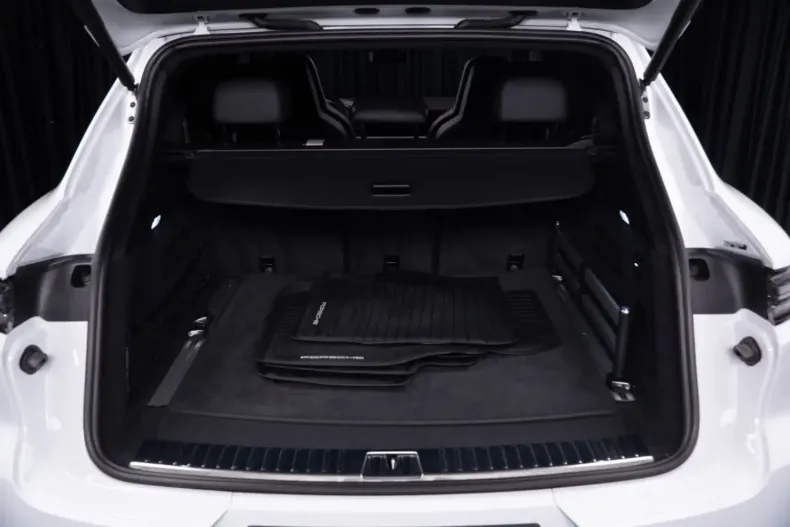 Porsche Cayenne din 2024 cu 24.490 km - oferta POR103312 - foto 18