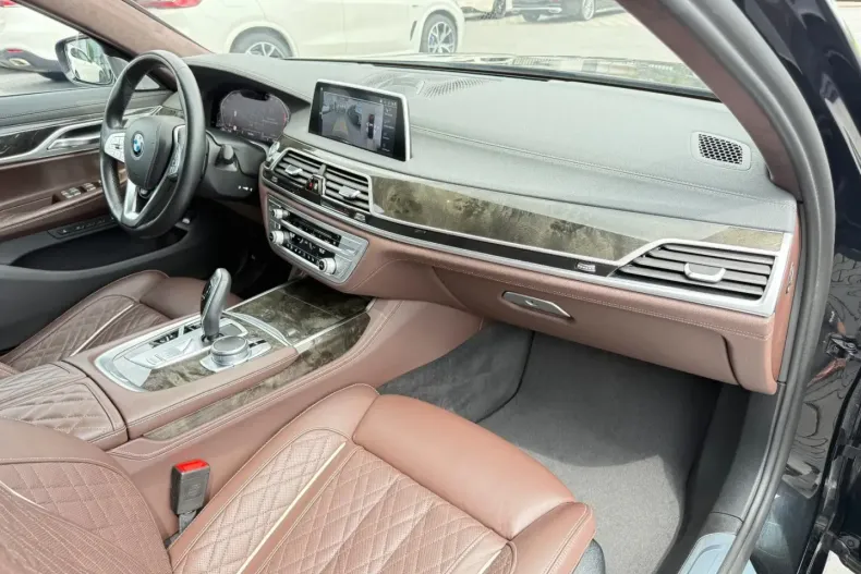 BMW 740 din 2022 cu 92.450 km - oferta BMW103331 - foto 7