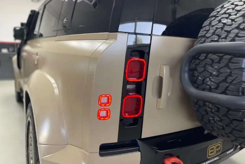 Land Rover Defender din 2021 cu 33.760 km - oferta LAN103357 - foto 9