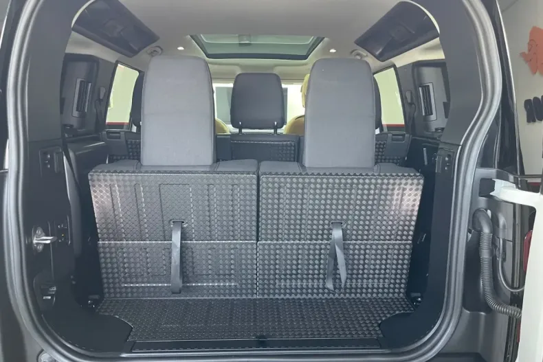 Land Rover Defender din 2021 cu 33.760 km - oferta LAN103357 - foto 25