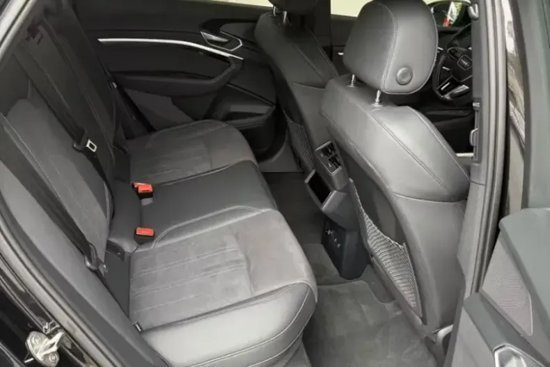 Audi Q8 din 2023 cu 20.000 km - oferta AUD103359 - foto 13