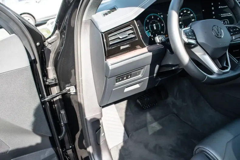 Volkswagen Touareg din 2024 cu 6.540 km - oferta VOL103361 - foto 15