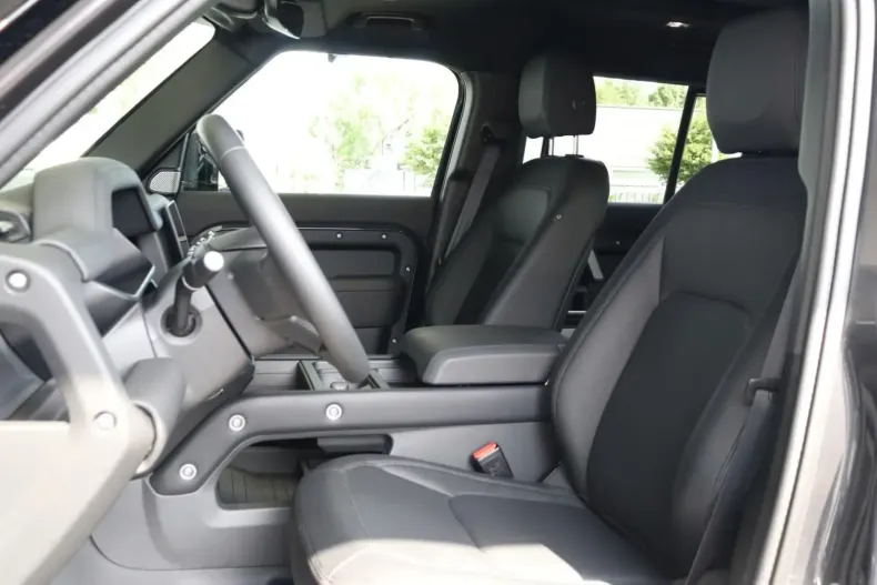 Land Rover Defender din 2024 cu 12.000 km - oferta LAN103362 - foto 7