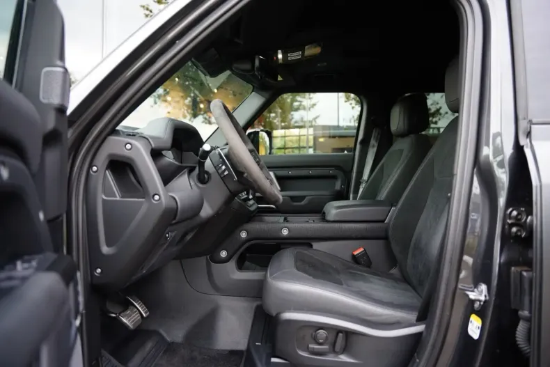 Land Rover Defender din 2023 cu 29.476 km - oferta LAN103365 - foto 5