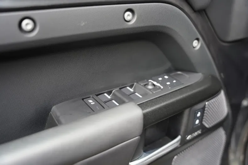 Land Rover Defender din 2023 cu 29.476 km - oferta LAN103365 - foto 23