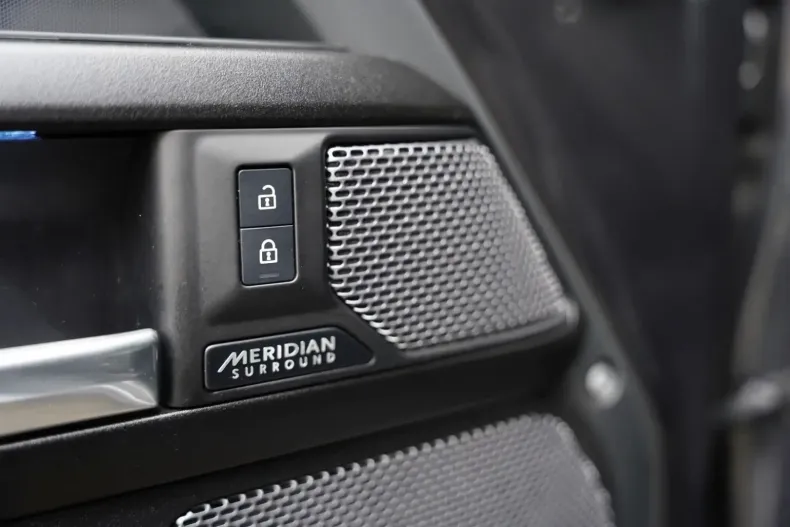 Land Rover Defender din 2023 cu 29.476 km - oferta LAN103365 - foto 24