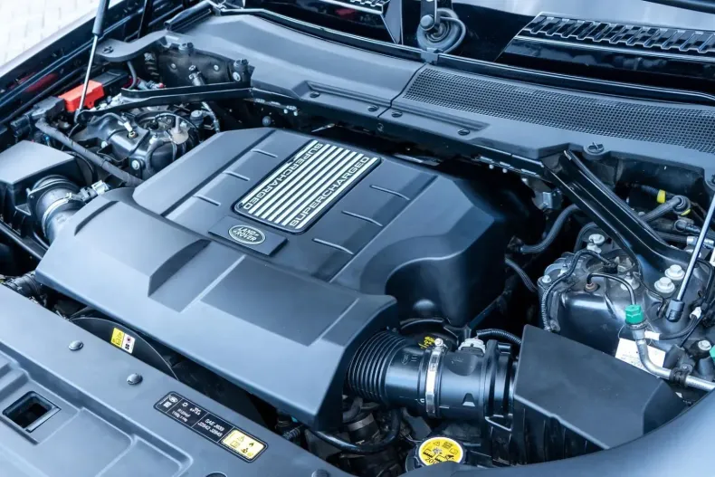 Land Rover Defender din 2023 cu 73.650 km - oferta LAN103367 - foto 9