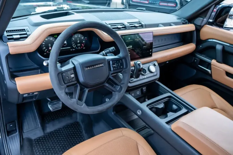 Land Rover Defender din 2023 cu 73.650 km - oferta LAN103367 - foto 10