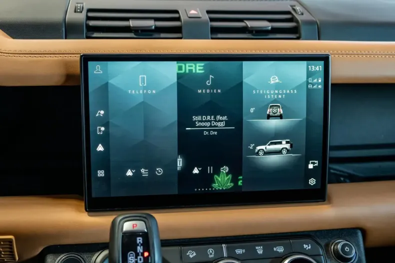 Land Rover Defender din 2023 cu 73.650 km - oferta LAN103367 - foto 13