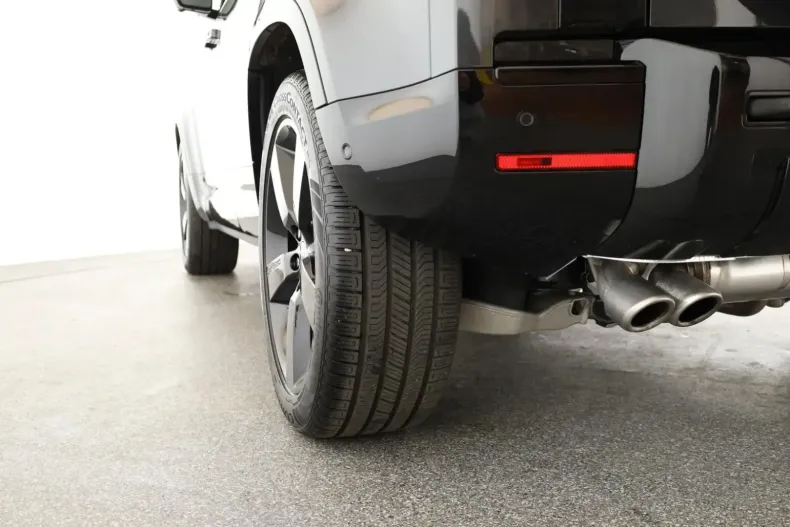 Land Rover Defender din 2023 cu 51.900 km - oferta LAN103368 - foto 12