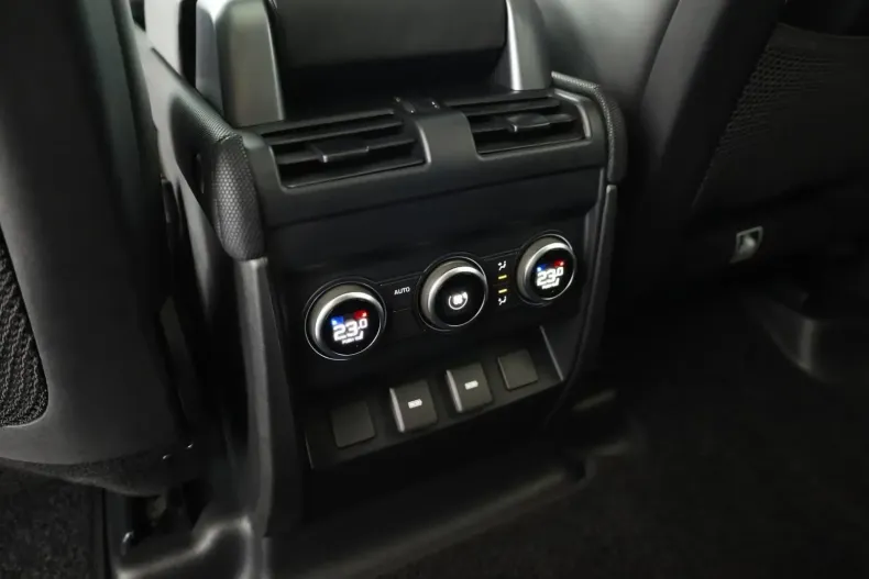 Land Rover Defender din 2023 cu 51.900 km - oferta LAN103368 - foto 19