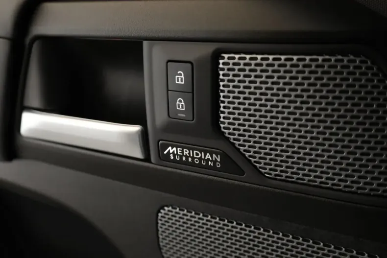 Land Rover Defender din 2023 cu 51.900 km - oferta LAN103368 - foto 24