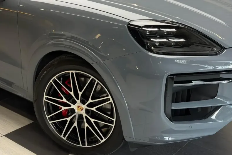 Porsche Cayenne din 2023 cu 34.631 km - oferta POR103377 - foto 5