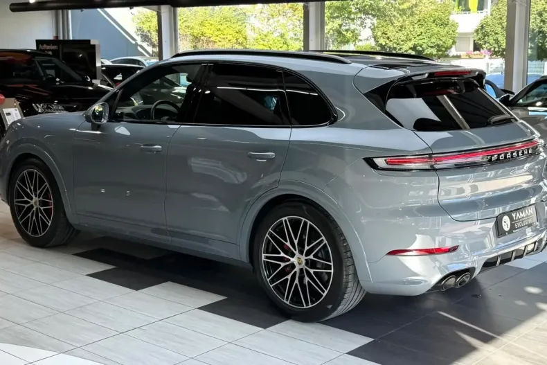 Porsche Cayenne din 2023 cu 34.631 km - oferta POR103377 - foto 10
