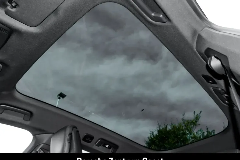 Porsche Taycan din 2023 cu 59.900 km - oferta POR103379 - foto 8