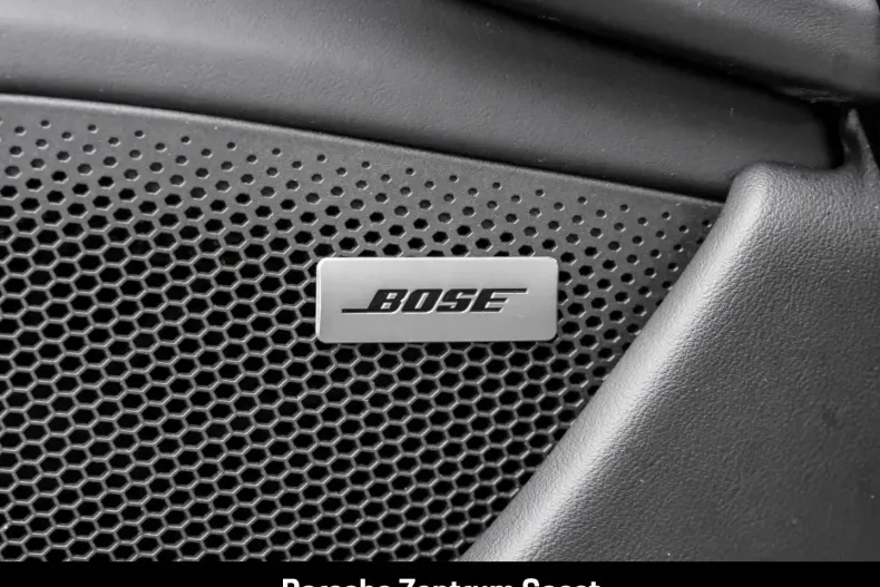 Porsche Taycan din 2023 cu 59.900 km - oferta POR103379 - foto 9