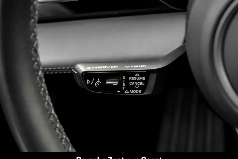 Porsche Taycan din 2023 cu 59.900 km - oferta POR103379 - foto 18