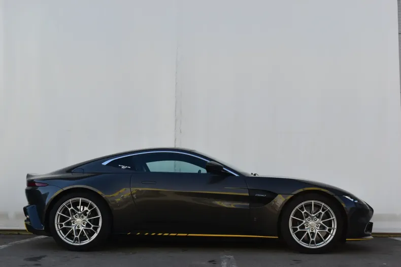 Aston Martin V8 Vantage din 2021 cu 3.100 km - oferta AST103402 - foto 4